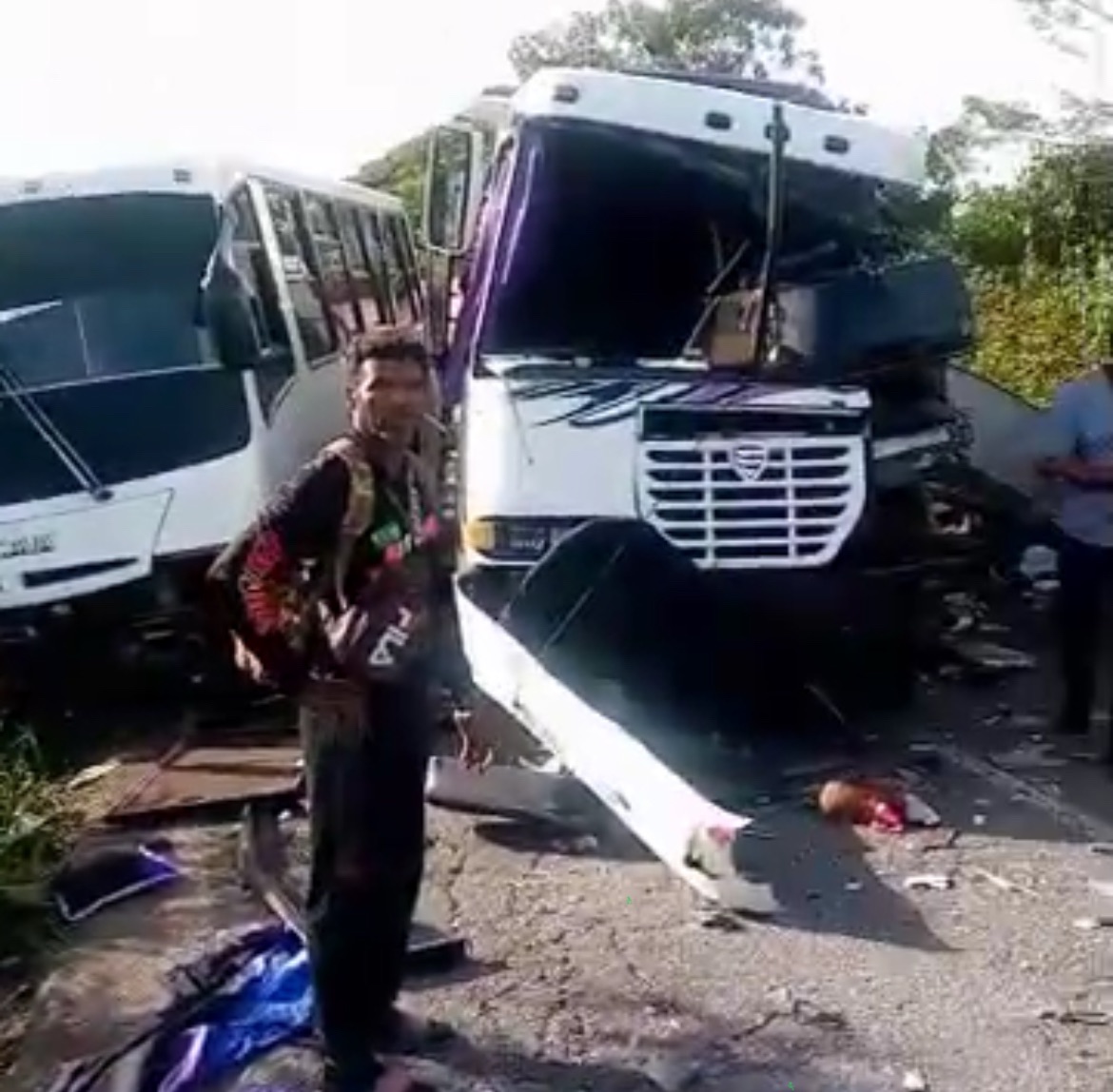 ? Choque Múltiple en la Troncal 10: Cuatro Unidades Afectadas Cerca de El Cintillo