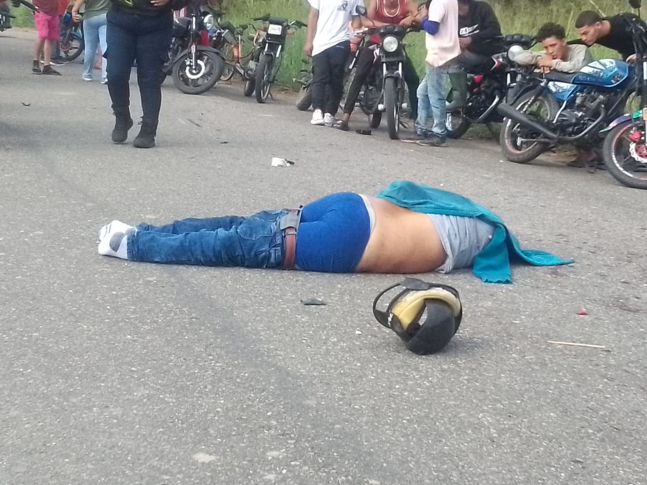 Motorizado murió tras chocar contra una cosechadora en Sabaneta de Barinas