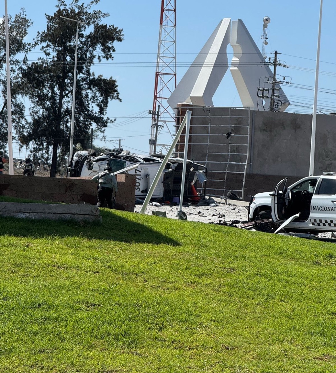 ? ATAQUES DEL CJNG CONTRA CONTROLES DE SEGURIDAD EN MÉXICO ?