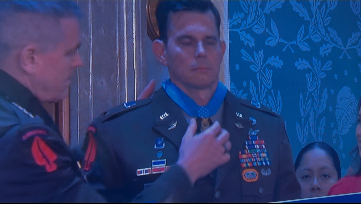 ? Trump anuncia en el Discurso de la Nación la Medalla de Honor para militar herido con cuatro disparos en la operación que extrajo a Nicolás Maduro ????