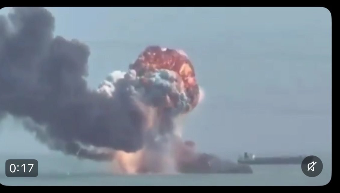 Reportan ataques de EE. UU. contra embarcaciones militares iraníes cerca del Estrecho de Ormuz