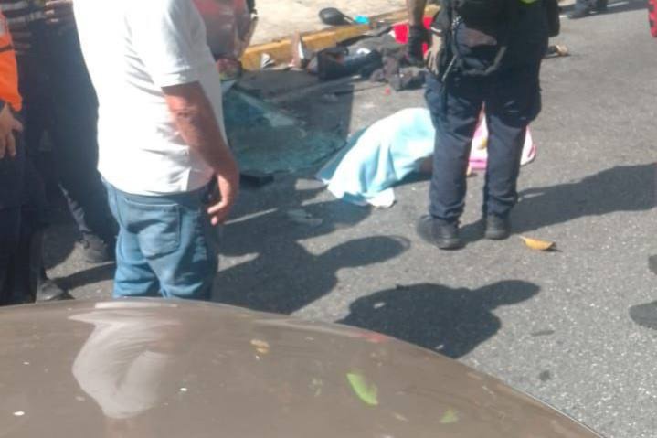 Volcamiento en la Cota Mil deja dos fallecidos y tres heridos