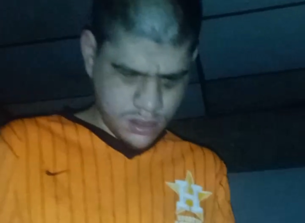 Familia denuncia retraso judicial en caso de hombre con discapacidad acusado de matricidio en Caracas