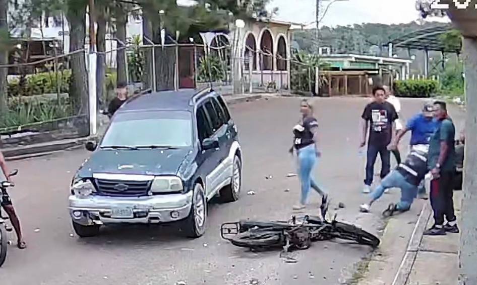 Intolerancia vial en Santa Elena de Uairén: mujer arrolló motocicleta donde viajaba un niño y luego huyó del lugar