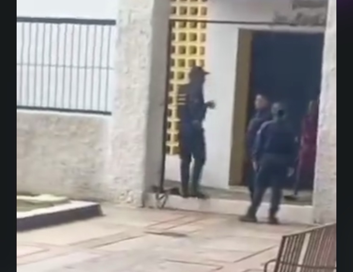 Puerto Cabello | Policía Municipal interviene en iglesia tras amenaza con un machete